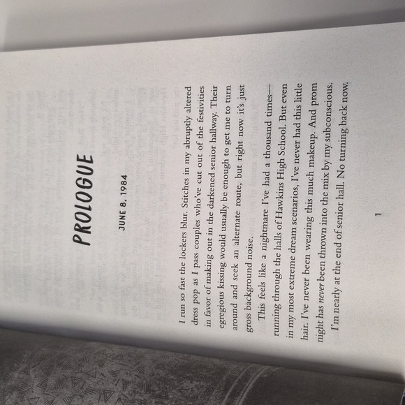 Stranger Things Rebel Robin Chapter Book - Picture 6 of 7